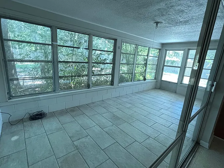 275 Belle Ayre Dr — Photo 13