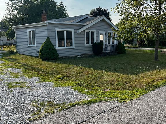 2nd image of 6436 Iroquois Trl