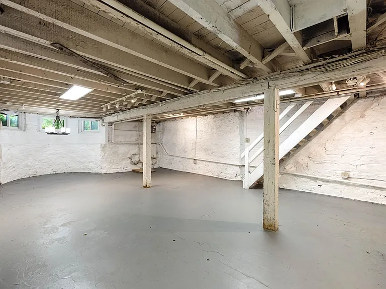 258 Woodlawn Ave — Photo 27