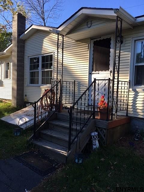 1st image of 185 Holcomb Rd