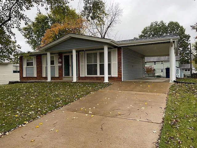 2060 Teakwood Manor Dr photo 1