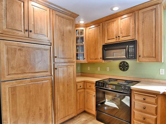 3rd image of 13538 W Whispering Pines Trl