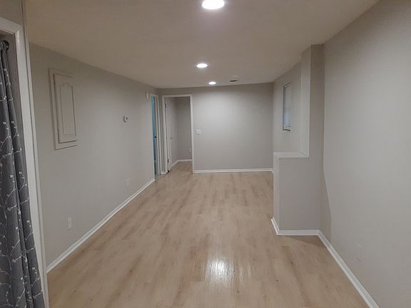 5th image of 11145 N Kenwood Ave