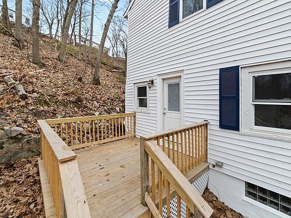 4th image of 302 Penney Rd
