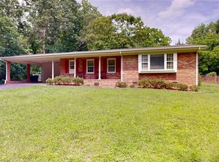 221 Brookview Cir, Jamestown, NC 27282