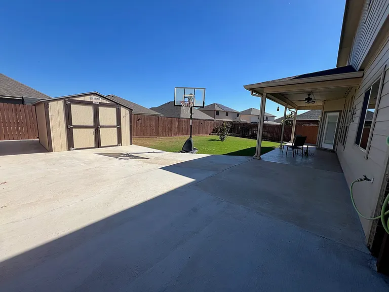 5561 Othello Dr — Photo 54