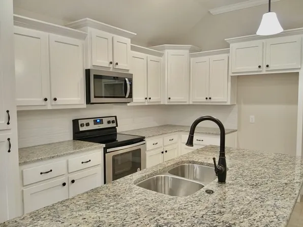 126 Frank St, Greenville, TX 75402