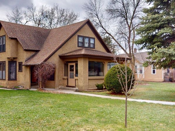 712 6th St, Brookings, SD 57006