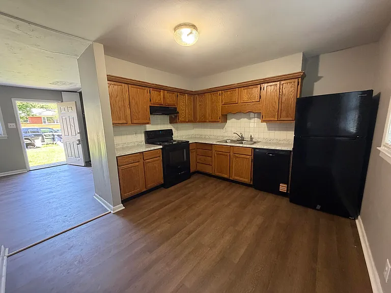1861 Dunkirk Dr — Photo 7