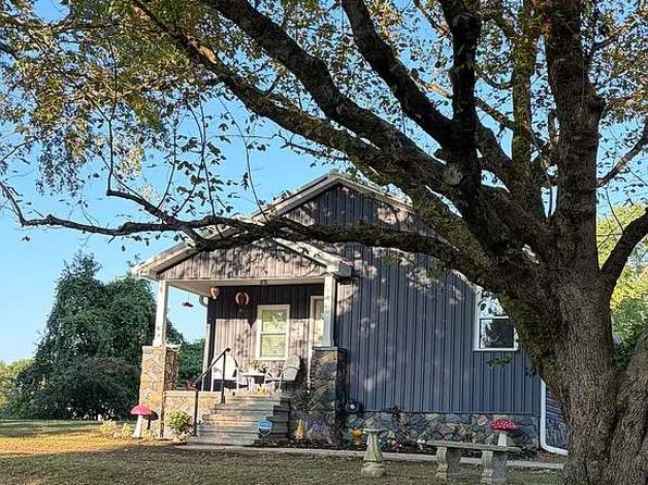 1007 Embreville Rd, Johnson City, TN 37604