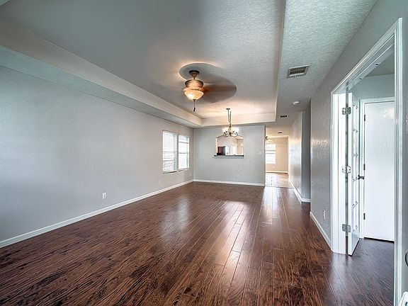 3rd image of 132 Wistoria Ct