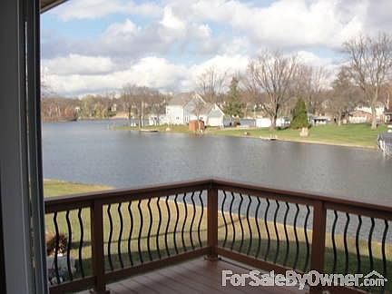 At the mouth of a no-wake canal!
						:
						Fish from the dock in peace or try your luck on all sports Susin Lake!