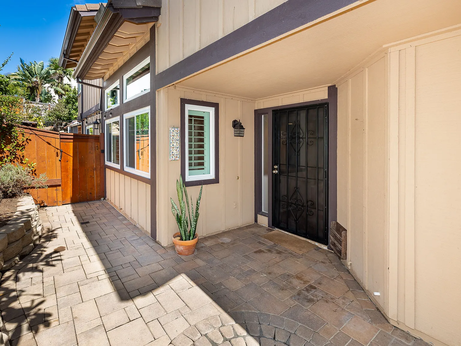 4 bed, 2.5 bath, 2108 sqft, $6,000 — Photo 3