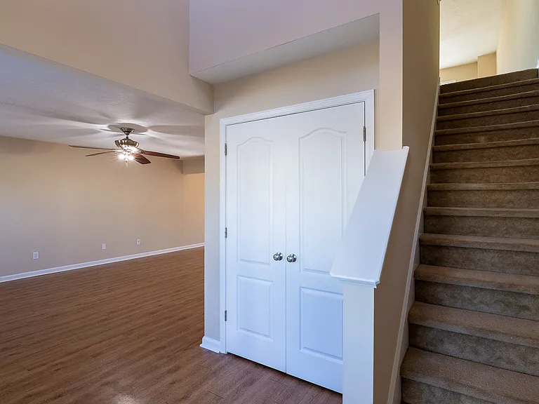 700 Keyes Dr — Photo 5