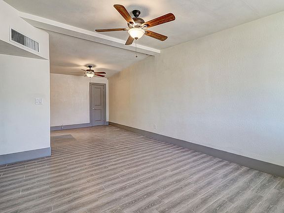 5th image of 2837 W Glenrosa Ave