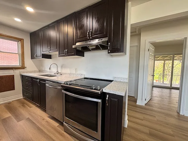 1124 Weber St E #1 — Photo 17