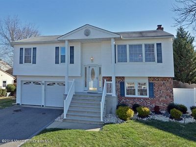 3 Evergreen Pl, Howell, NJ, 07731