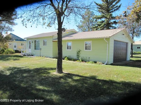 507 Lyle St, Golva, ND 58632