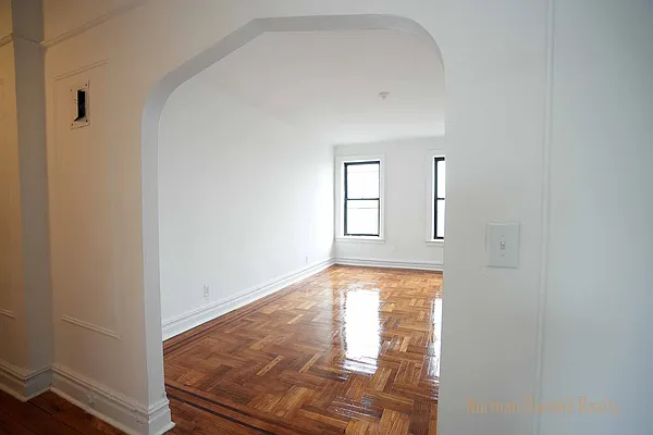 Rented by Norman Raindel, LREB | media 44