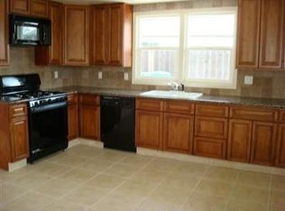 523 E Edison St, Manteca, CA 95336