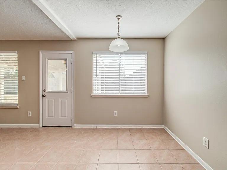 7314 Tara Dr — Photo 13
