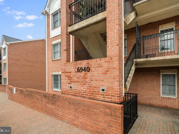 6940 Fairfax Dr Unit 200, Arlington, VA 22213