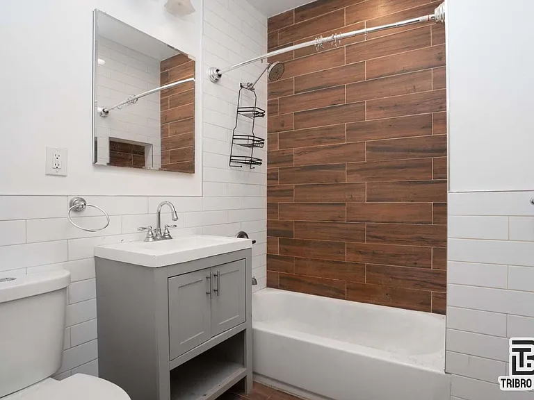 386 E 23rd St #3L — Photo 7