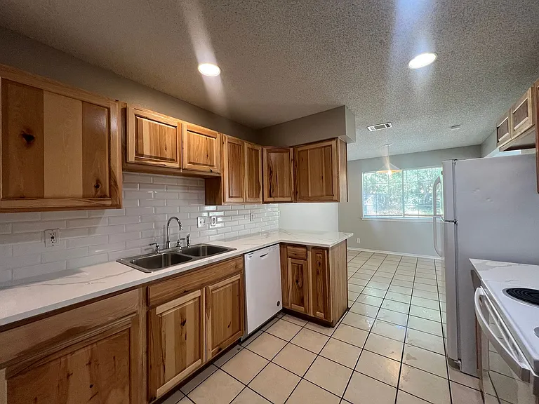 127 Crest Dr — Photo 23