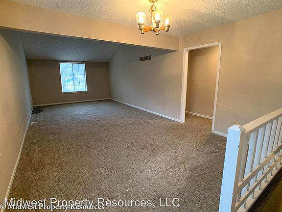 4th image of 24 NW Lakeview Blvd APT B
