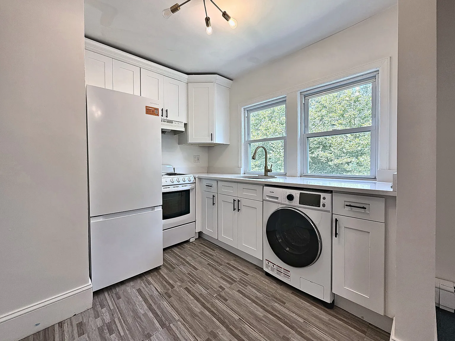 2 bed, 944 sqft, $3,000 — Photo 2
