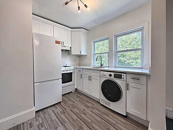 2nd image of 111 Grand Ave #B