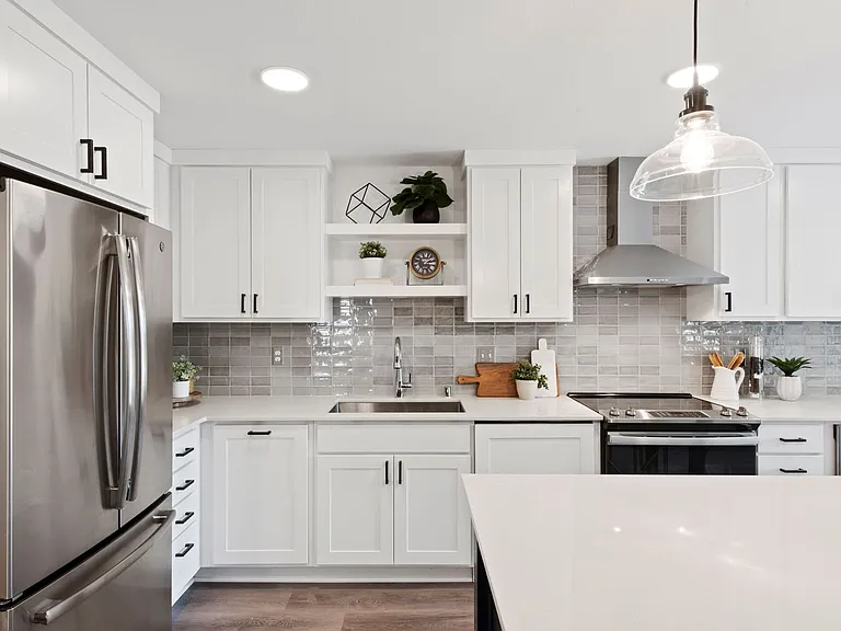 4415 Valley View Rd — Photo 1