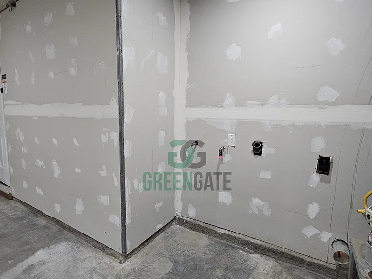 901 Valente Way — Photo 32