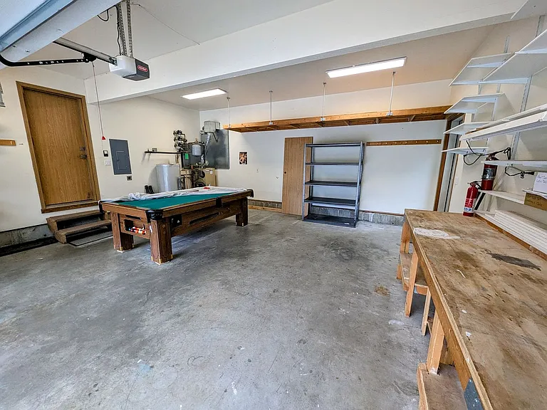 2981 Foster Ave — Photo 33