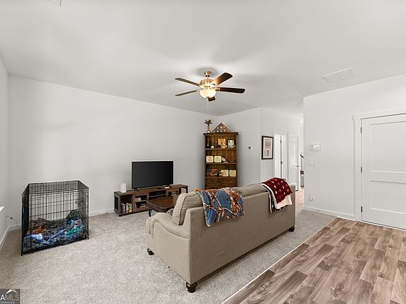 5th image of 70 Edith Ct