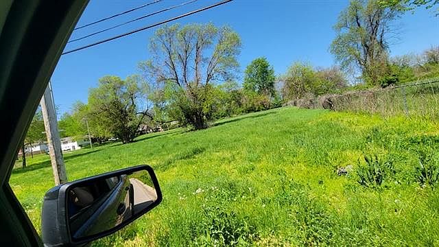 1st image of 75th Overton St