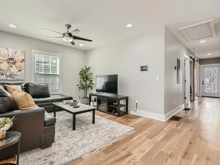 1133 Mayland Cir SW — Photo 5