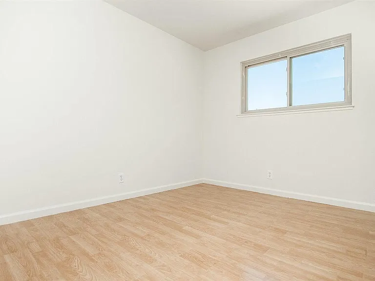 1208 Pheasant Dr — Photo 12