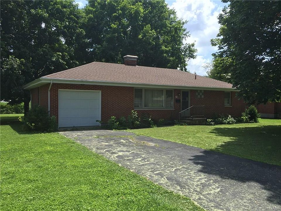1st image of 477 Country Club Dr