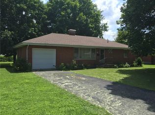 477 Country Club Dr, Xenia, OH 45385