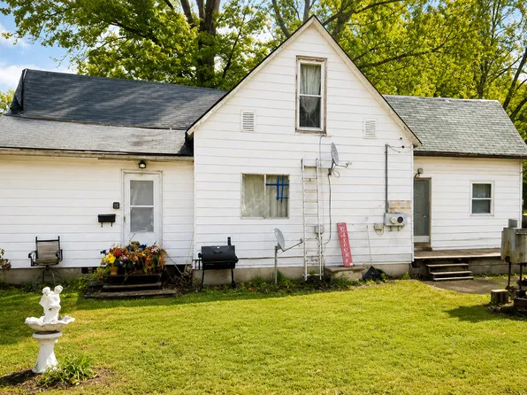 901 Howard St, Centralia, IL 62801