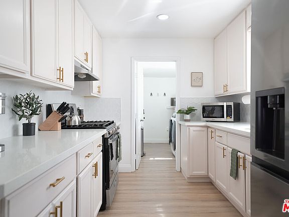 3rd image of 850 W Milling St