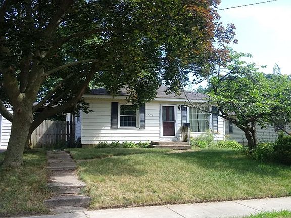 3rd image of 3050 Birchwood Ave SW