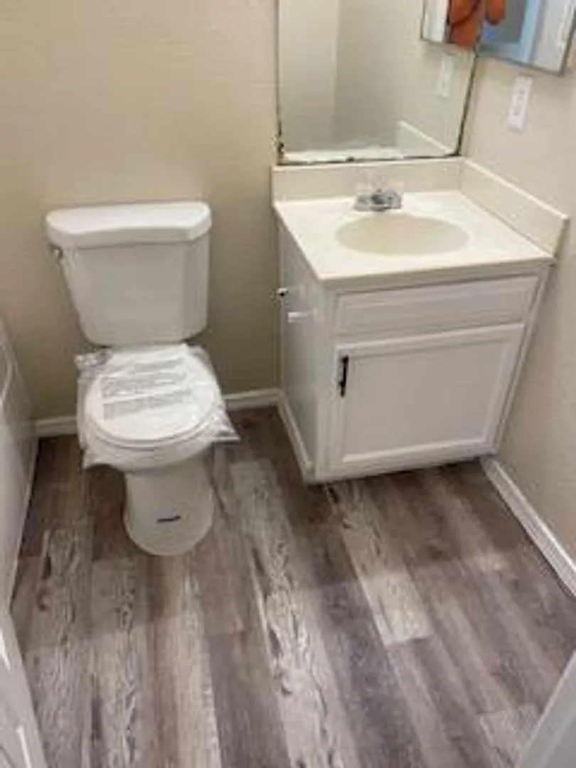 2 Story Free Rent On Approved Credit — Photo 3