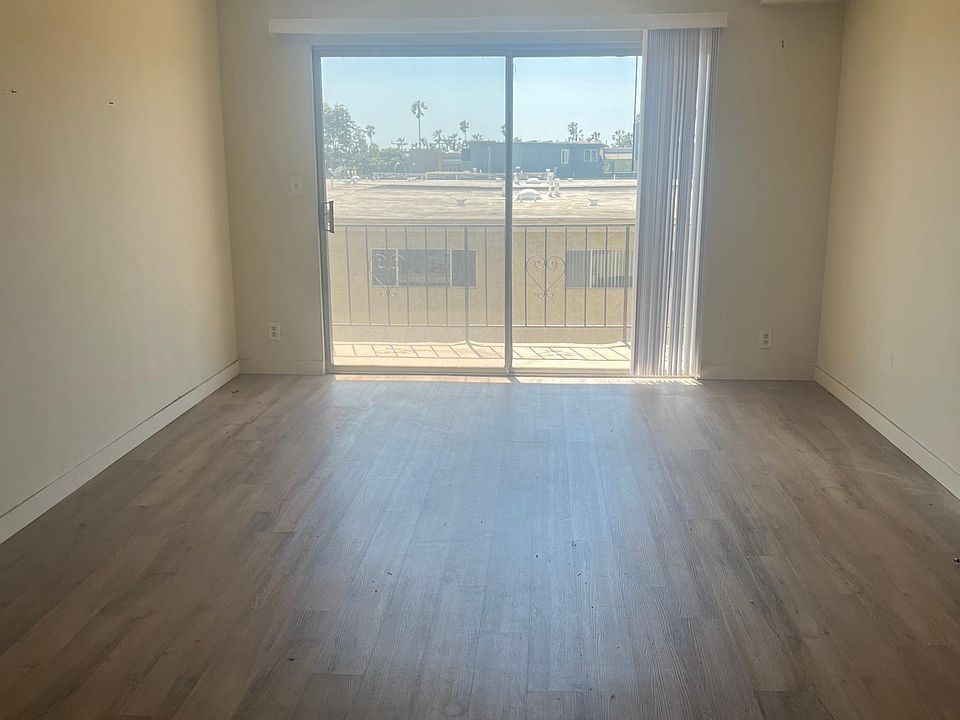1st image of 2513 2nd St #213