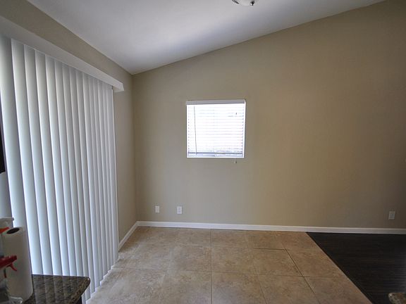 4th image of 13284 Kismet Ave