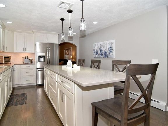 4th image of 5 Heritage Cir