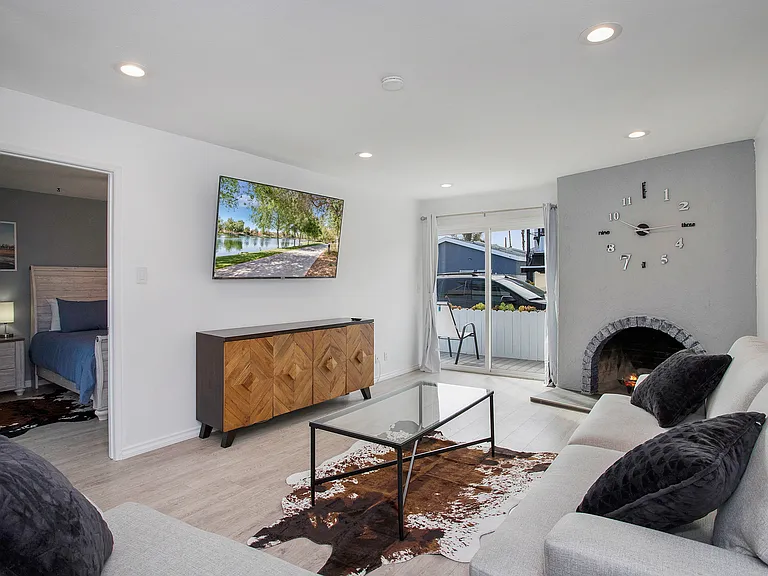 208 Fern St #A — Photo 7