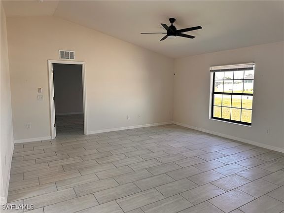 3rd image of 626 SE 1st Terrace Cpe