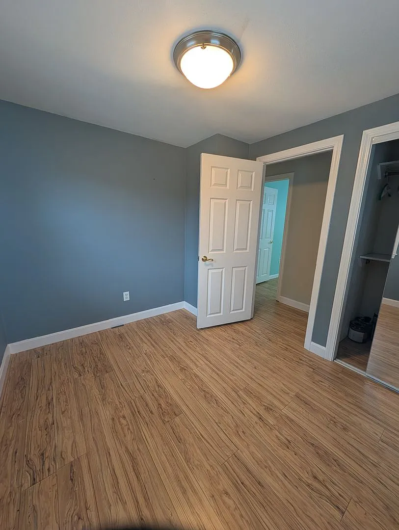 Charming Lakefront home in Mendon $3,000/Month — Photo 2
